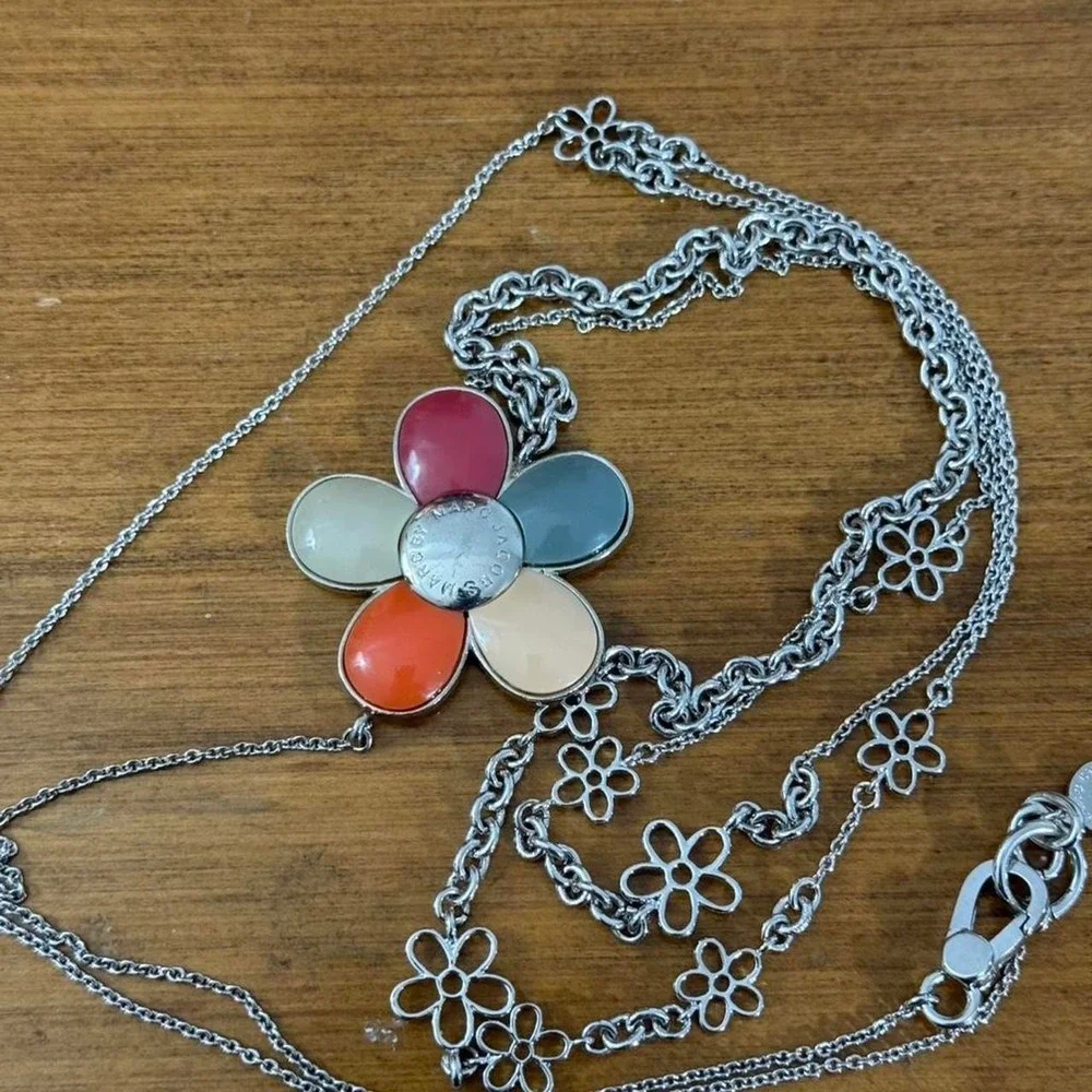 Marc Jacobs‎ Silver flower necklace with assorted colors
